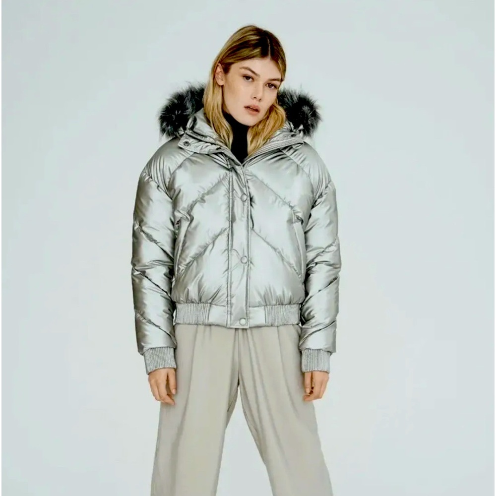 NWT  bomber jacket by Noize, size M.